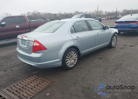 2010 Ford Fusion Hybrid z USA, uszkodzony, nr VIN 3FADP0L37AR132974